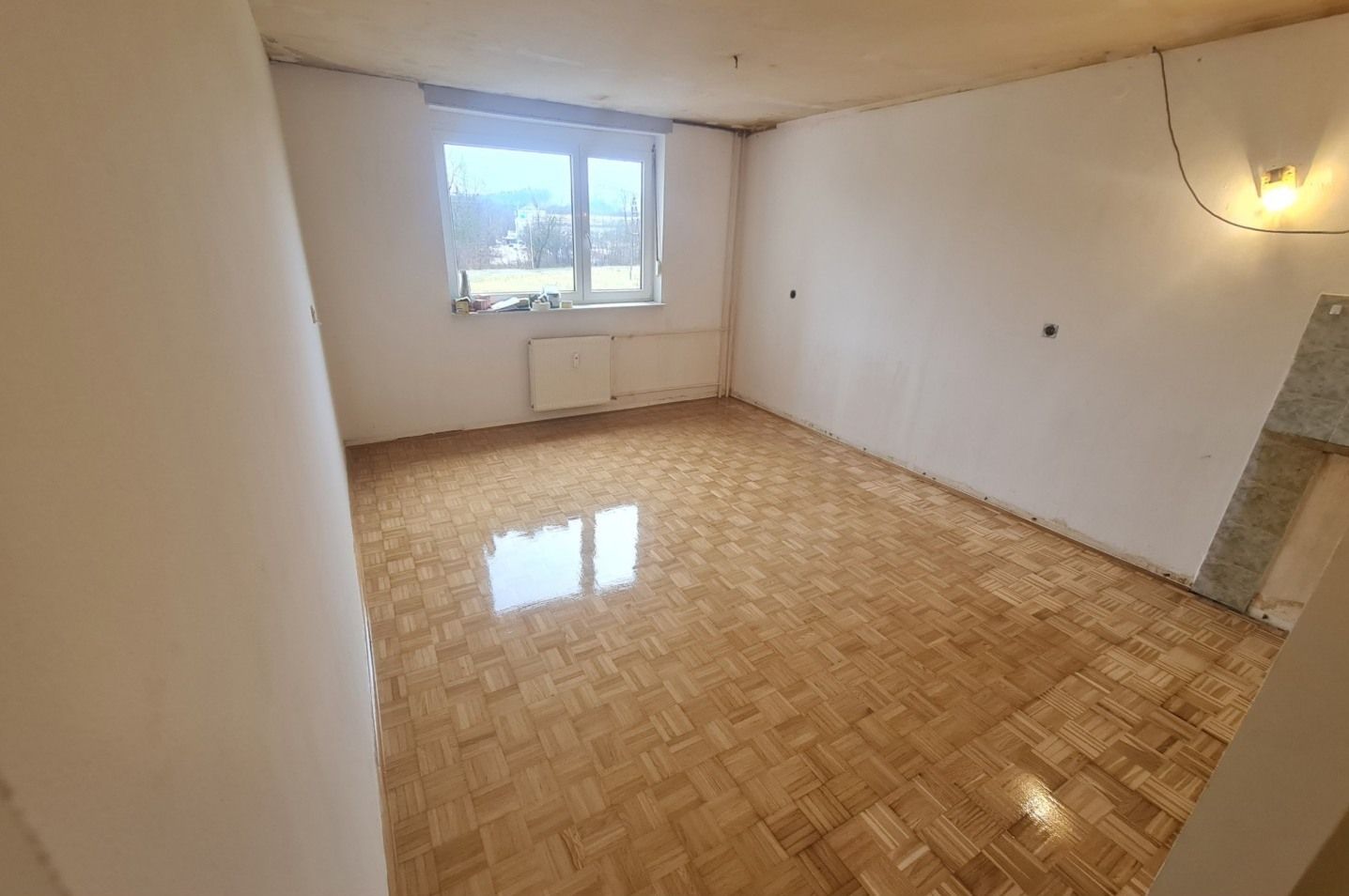 Mozaik po zamenjavi poškodovanih lamel in lakiranju