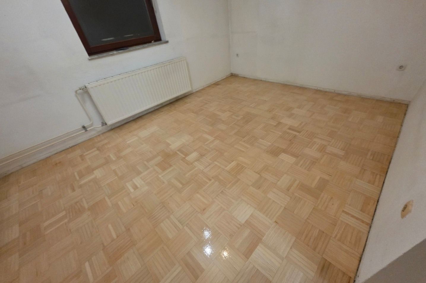 Mozaični parket, brušen in lakiran