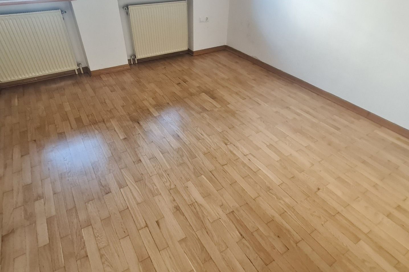 Hrastov ladijski pod po brušenju